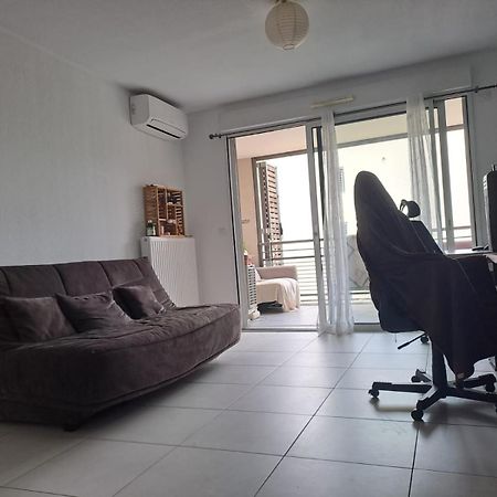 Appartement T2 Avec Terrasse, 5 Min De La Plage Fréjus Εξωτερικό φωτογραφία
